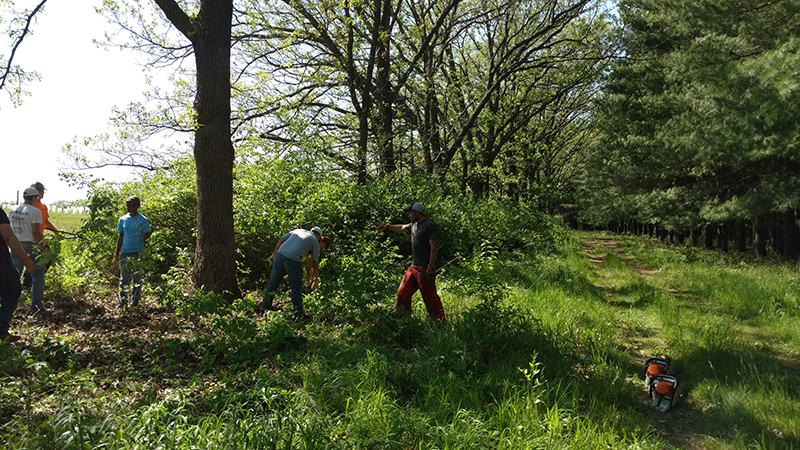 Andrew Zahn  with group of students in 2017