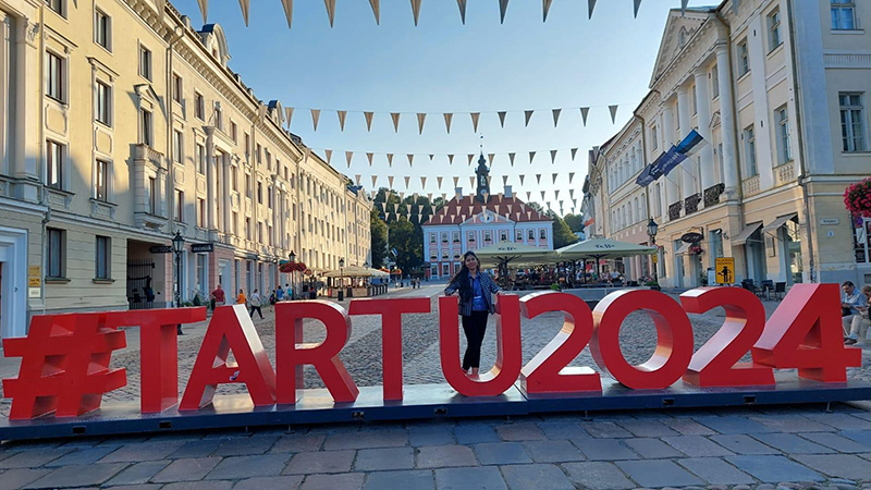 Anum Khushal with Tartu Sign