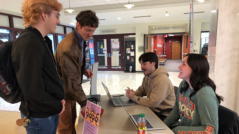 Student ambassadors help other students find answers